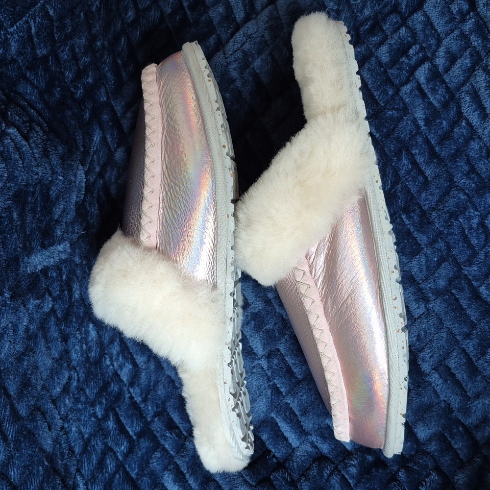 Manitobah Mukluks Pink Illusion Cabin Slide Slippers Size 8 New In Box - Picture 12 of 16